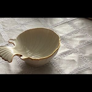 Vintage Lenox cream and gold shell dish